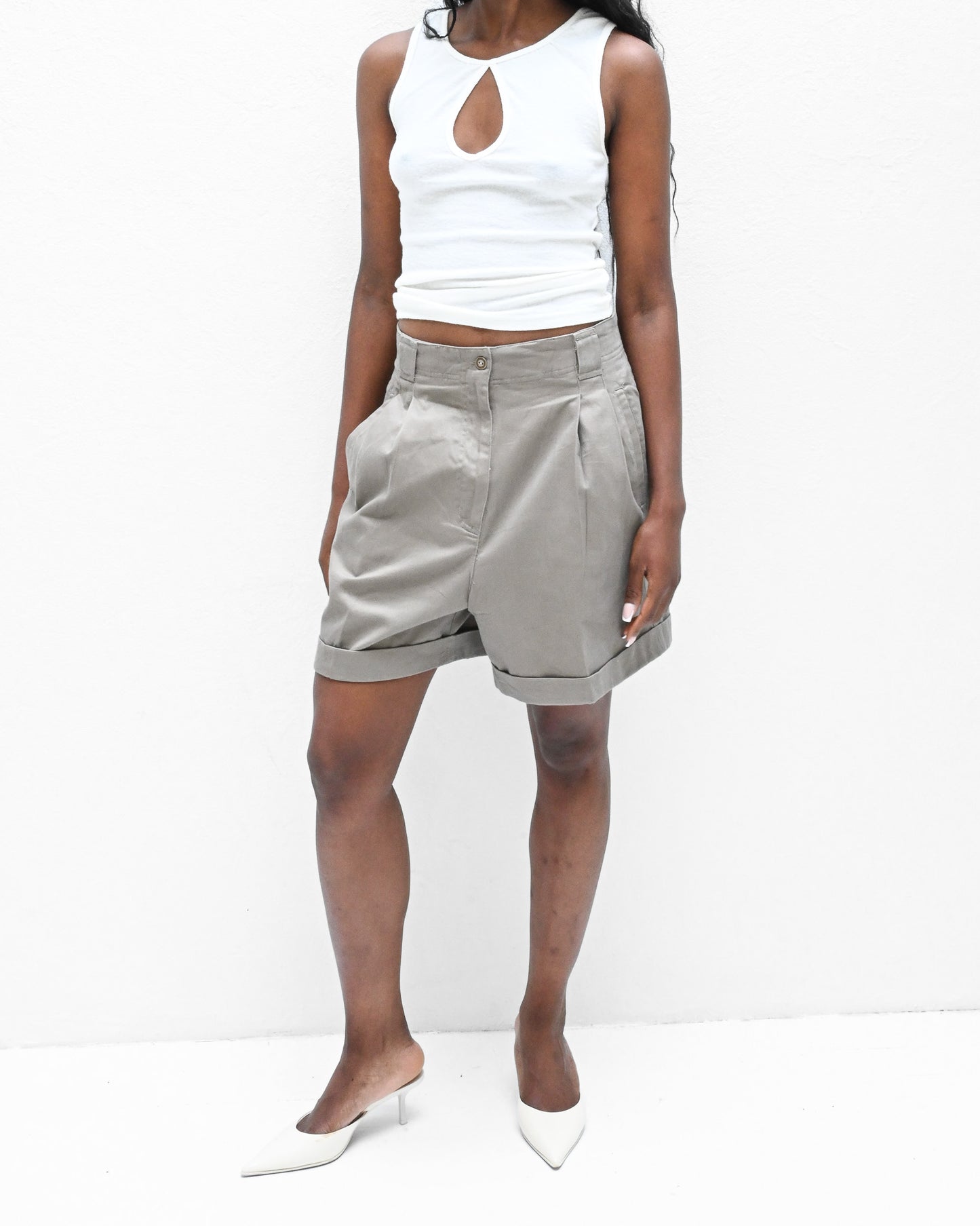 Taupe Pleated Trouser Shorts (M)